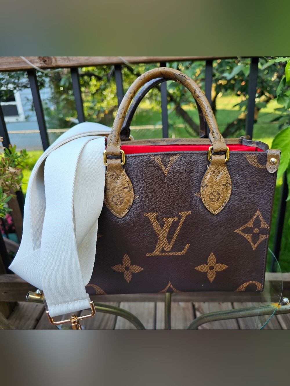 Louis Vuitton Onthego Pm